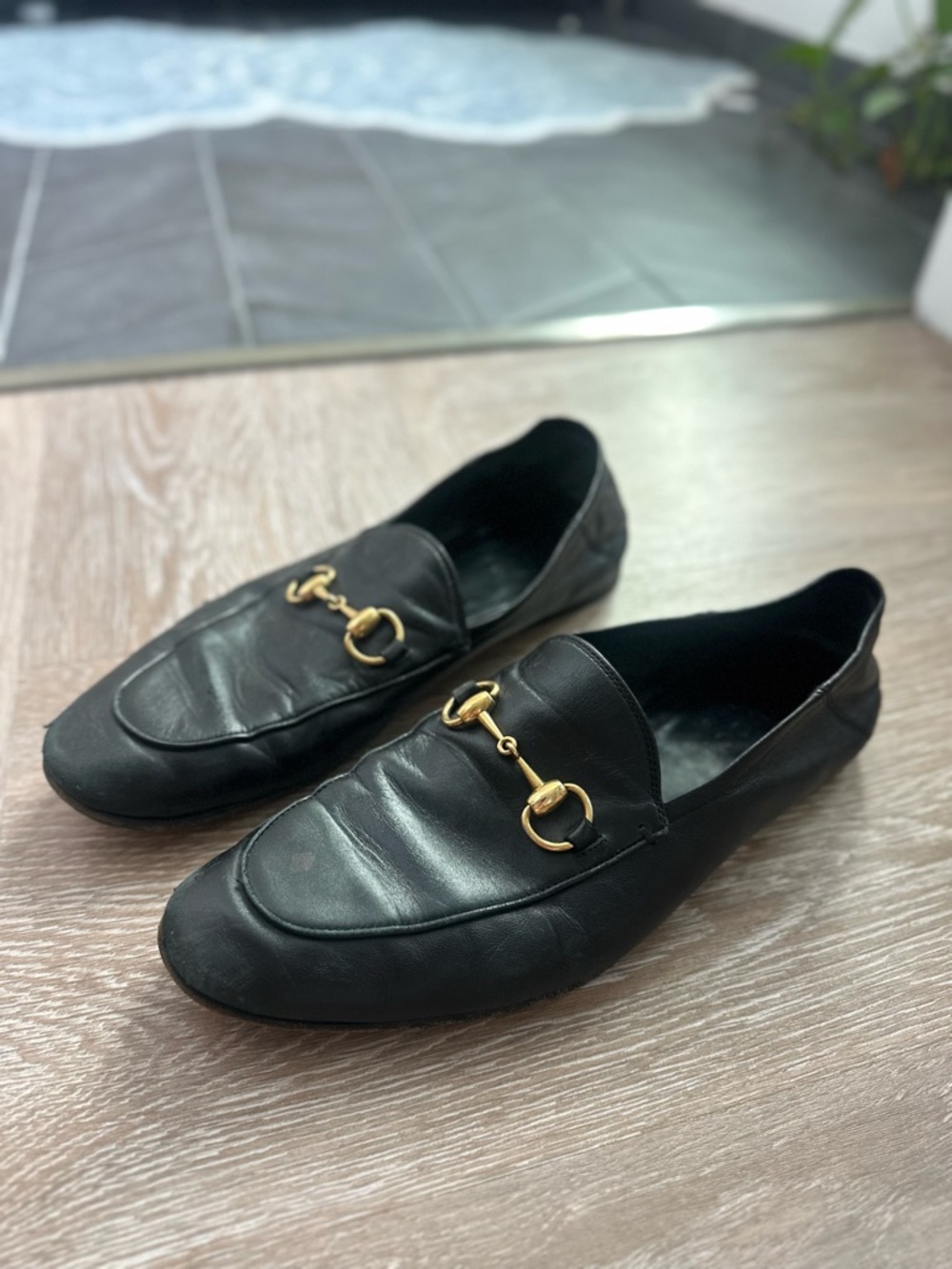 Gucci Black Leather Men’s Loafers with Gold Horsebit